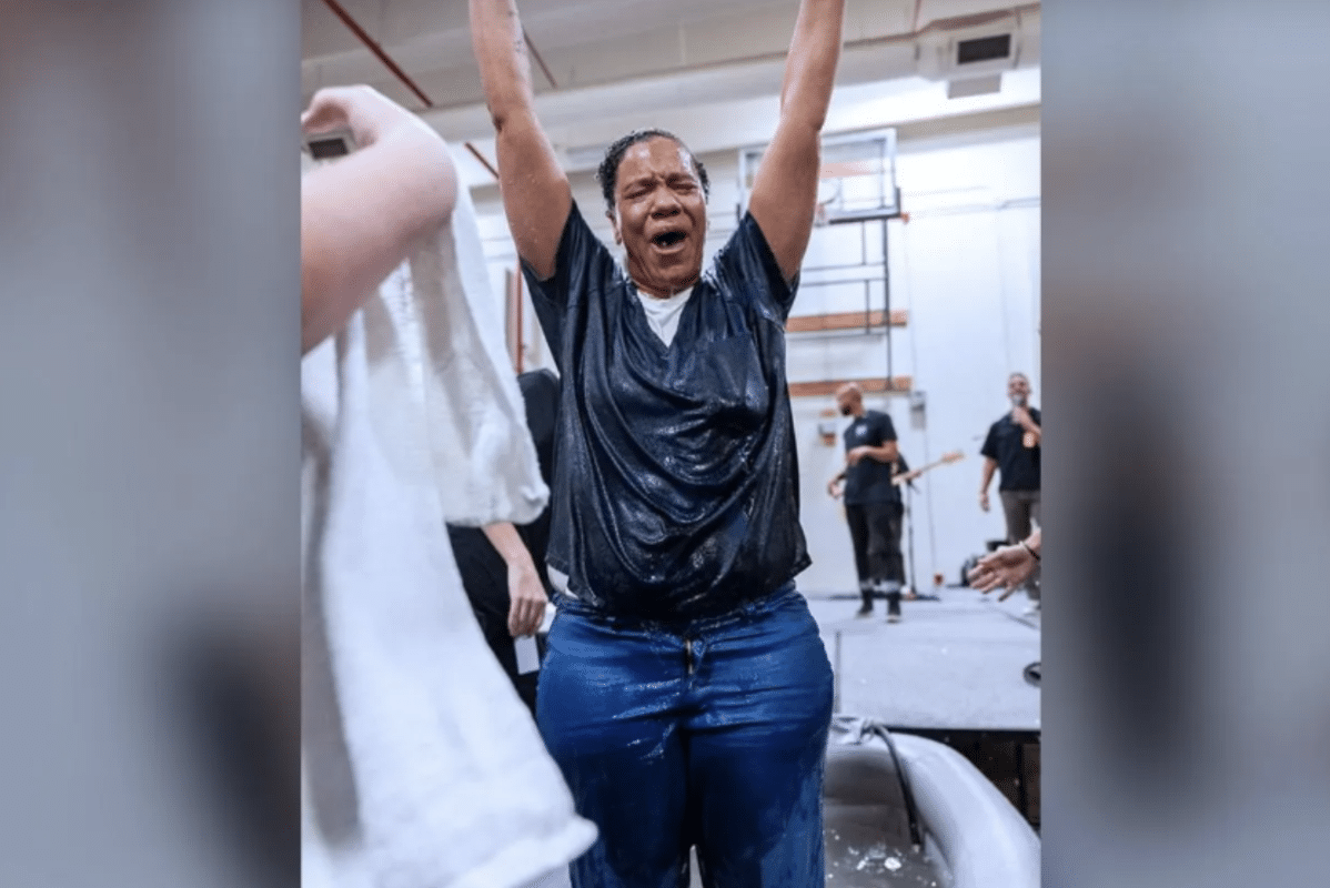 More than 100 women baptized in a Vegas prison